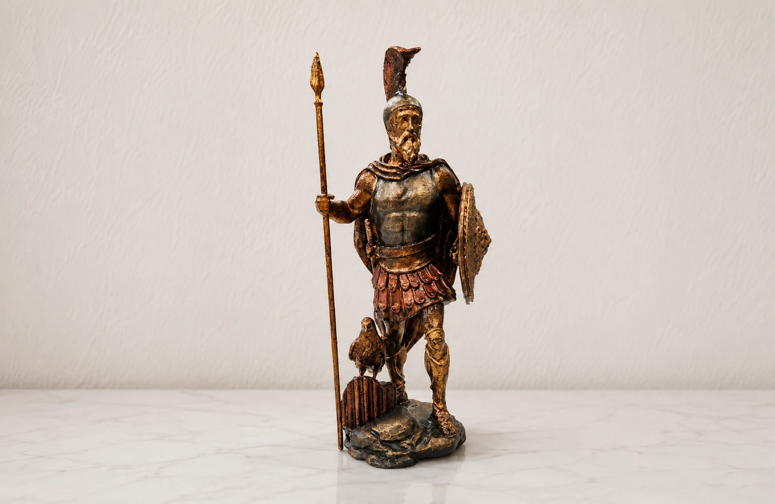 Figura con acabado metalizado